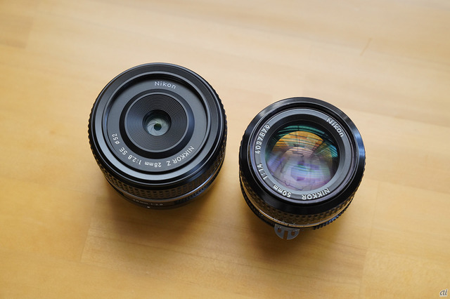 　Aiレンズ、Ai-Sレンズの大半は52mmのフィルター径で統一されているが、28mm f/2.8もこれに倣い、52mmのフィルターを採用する。

　なお、28mm f/2.8はフルサイズに対応しており、APS-Cカメラでは換算42mmのレンズとして、フルサイズでは28mmの広角単焦点として利用できる。

　ただし、手ブレ補正機構は内蔵されていないため、Z fcで利用する際は、手ブレに注意してほしい。